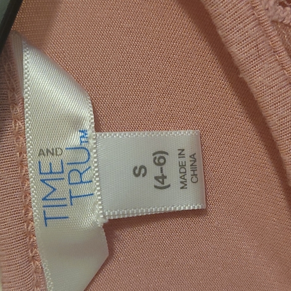 Pink blouse - Picture 2 of 4